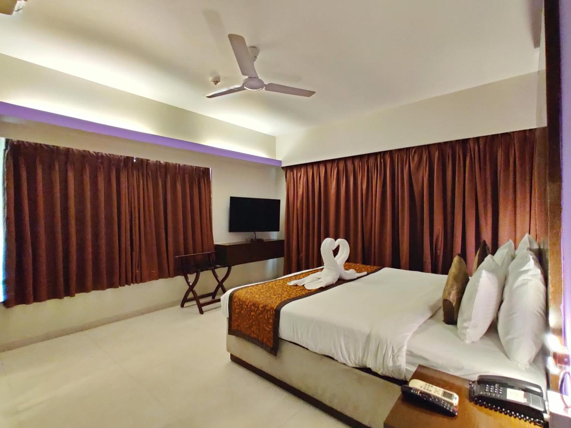 Citrus Hotel Lonavala Εξωτερικό φωτογραφία