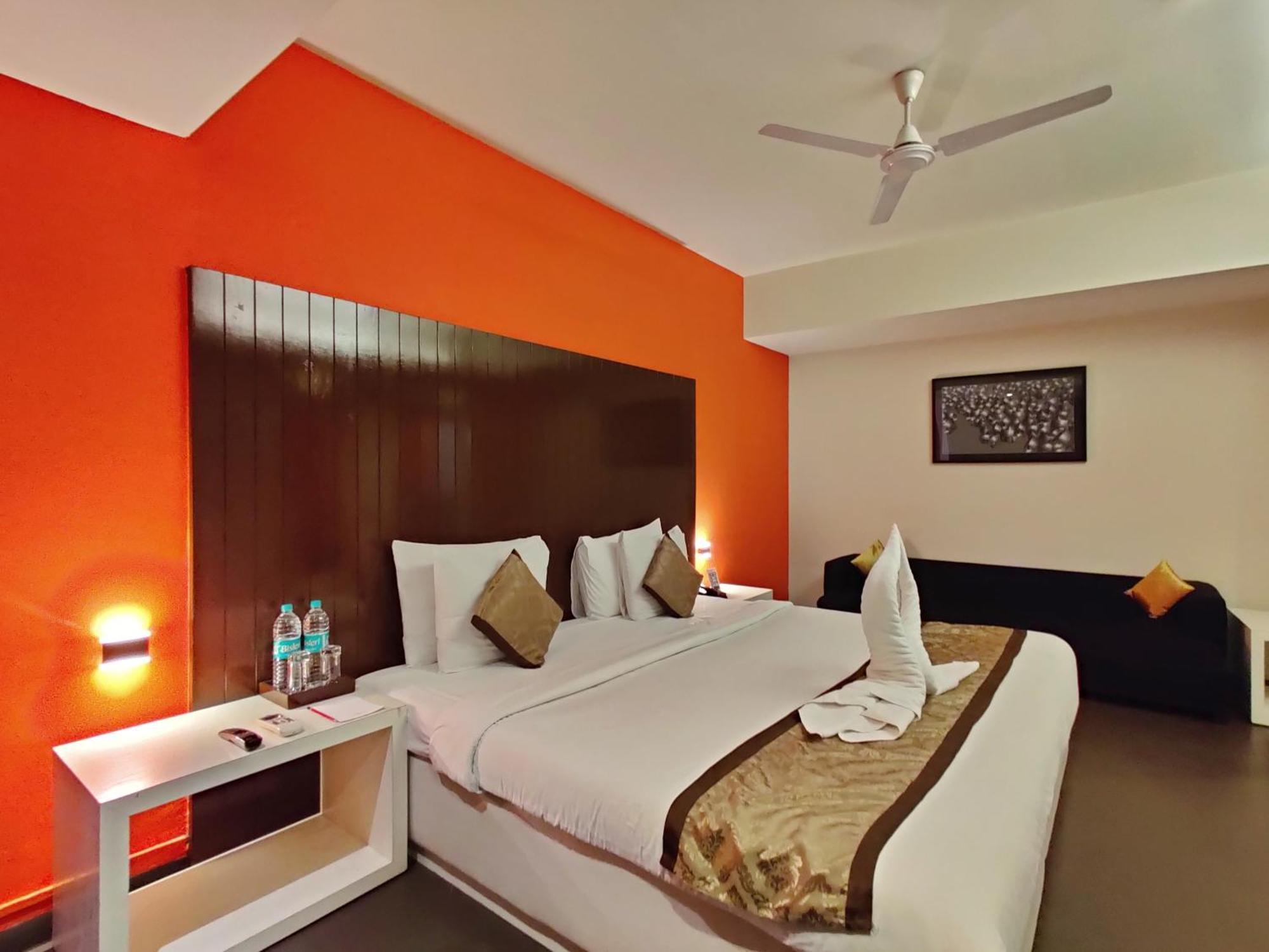 Citrus Hotel Lonavala Εξωτερικό φωτογραφία